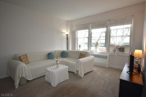 5 Roosevelt Place Montclair NJ 07042
