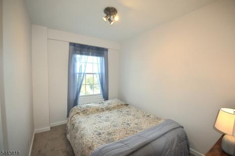 5 Roosevelt Place Montclair NJ 07042