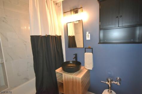 5 Roosevelt Place Montclair NJ 07042