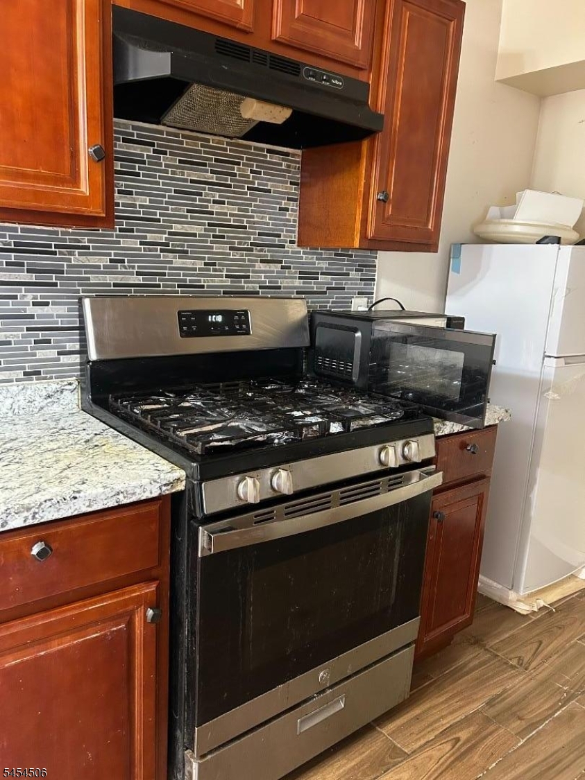 98 16TH Avenue Newark NJ 07103