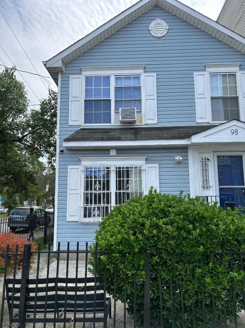98 16TH Avenue Newark NJ 07103