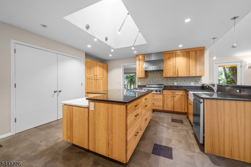 29 Wayside Place Montclair NJ 07042