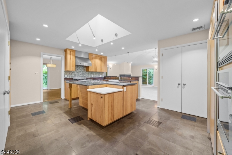 29 Wayside Place Montclair NJ 07042