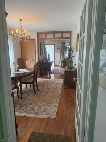 67 Oakland Avenue Edison NJ 08817