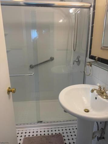 67 Oakland Avenue Edison NJ 08817