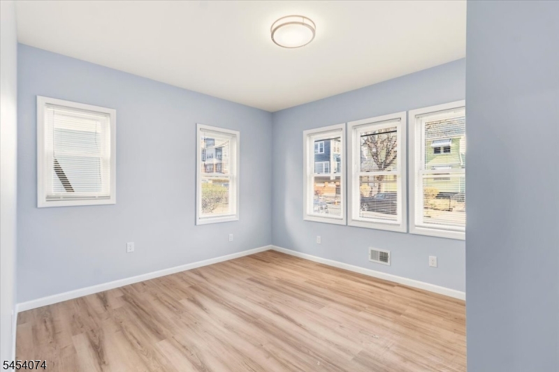 76 Grumman Avenue Newark NJ 07112