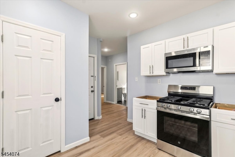 76 Grumman Avenue Newark NJ 07112