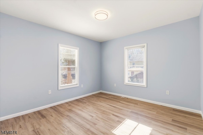 76 Grumman Avenue Newark NJ 07112