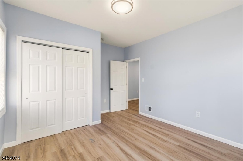76 Grumman Avenue Newark NJ 07112