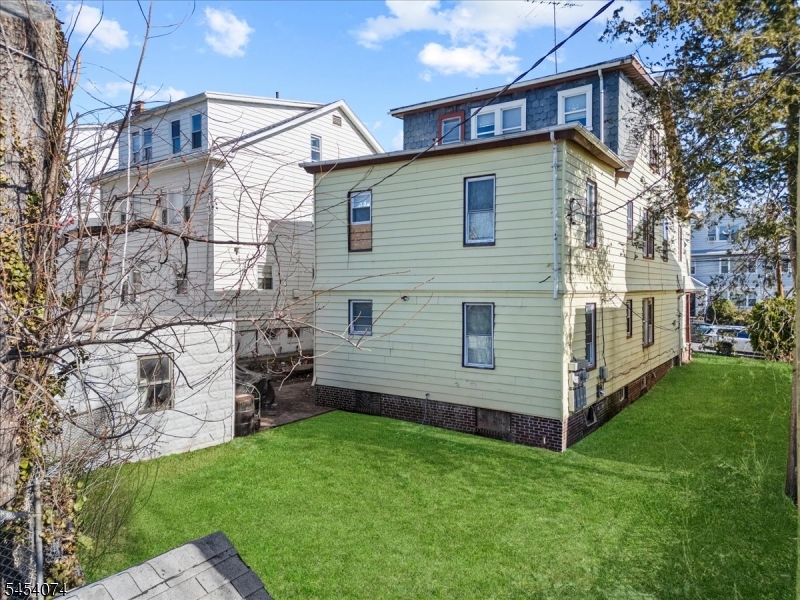 76 Grumman Avenue Newark NJ 07112