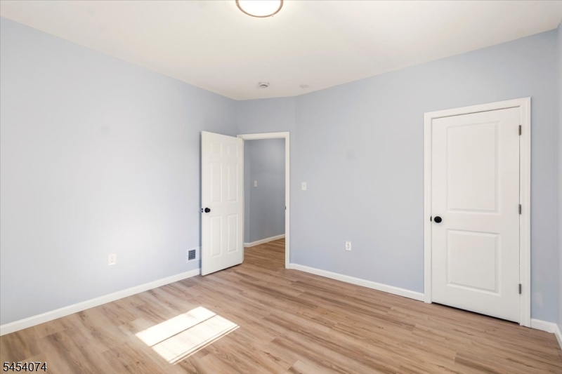 76 Grumman Avenue Newark NJ 07112