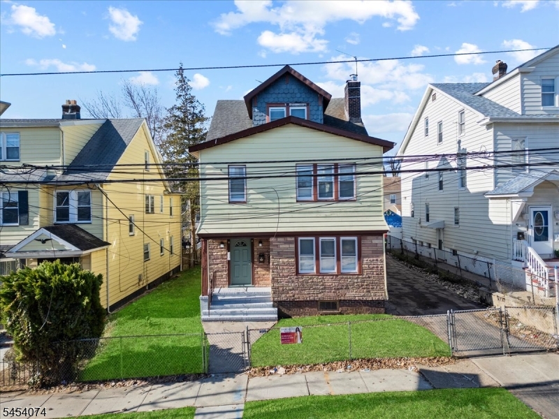 76 Grumman Avenue Newark NJ 07112