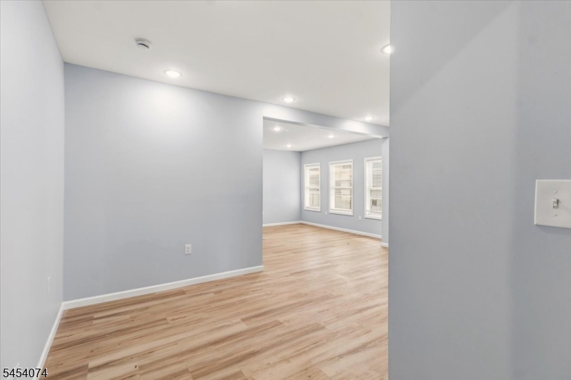 76 Grumman Avenue Newark NJ 07112