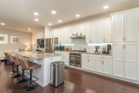 11 Albert Court Randolph NJ 07869