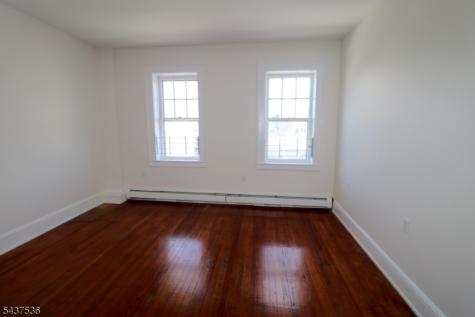 160 New York Avenue Newark NJ 07105