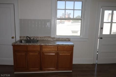 160 New York Avenue Newark NJ 07105
