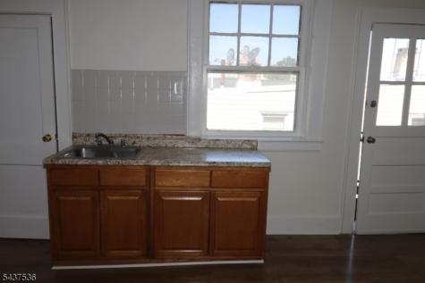 160 New York Avenue Newark NJ 07105