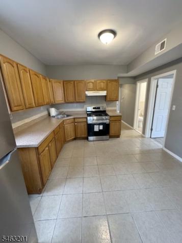 550 Norwood Street East Orange NJ 07018
