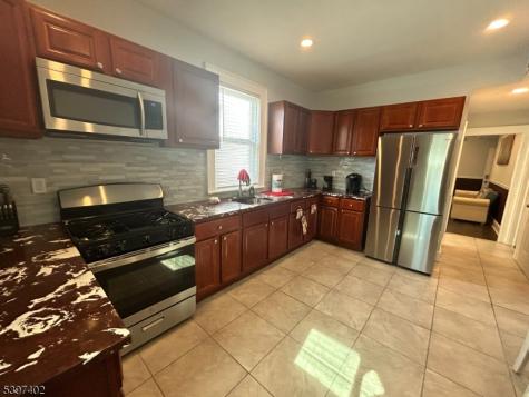 142 Mapes Avenue Floor 2 Newark NJ 07112