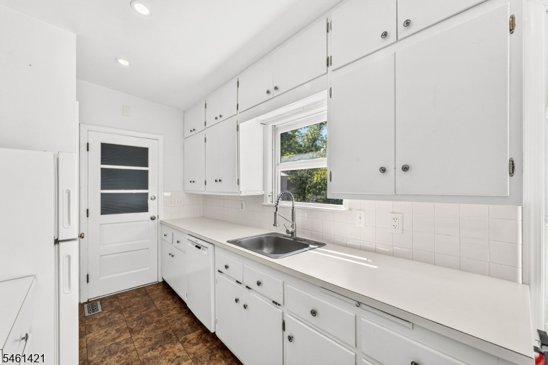879 Vosseller Avenue Bridgewater NJ 08836