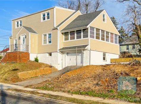 631 Elm Street Roselle NJ 07203