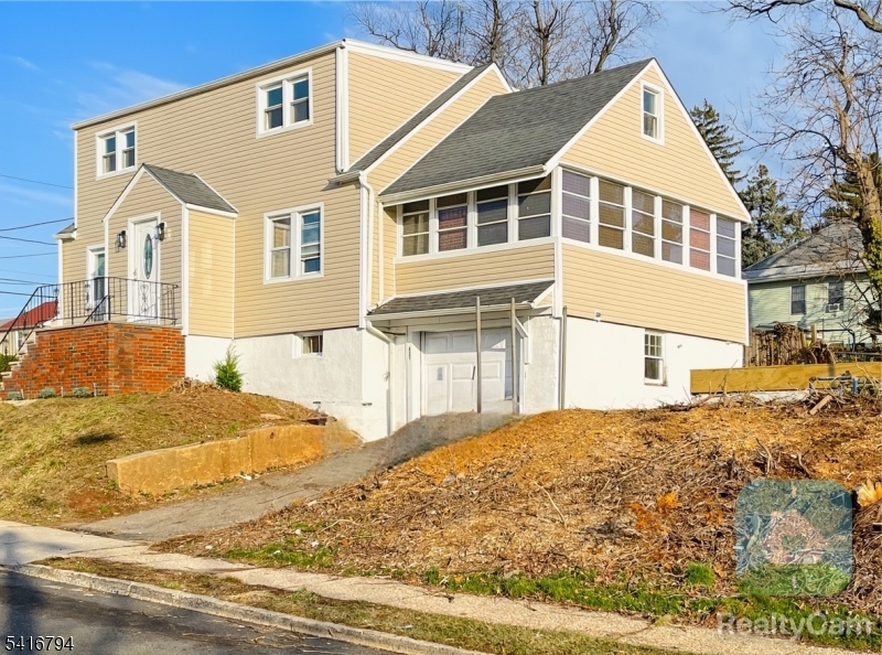631 Elm Street Roselle NJ 07203
