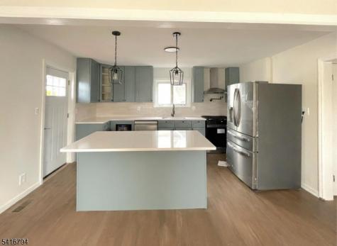 631 Elm Street Roselle NJ 07203