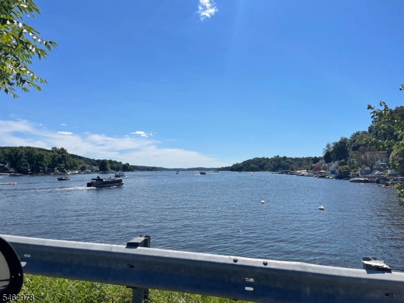 28 Harvard Trail Hopatcong NJ 07843