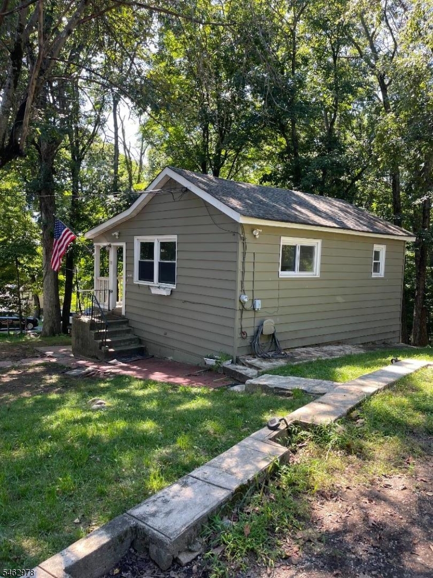 28 Harvard Trail Hopatcong NJ 07843