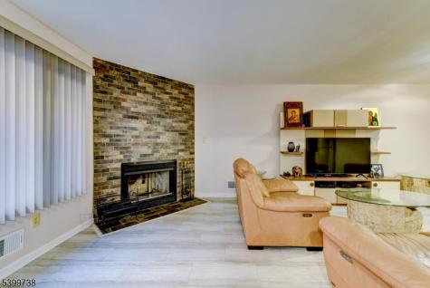 6 Hansen Place Wayne NJ 07470
