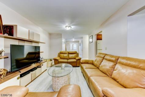 6 Hansen Place Wayne NJ 07470