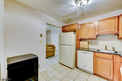 6 Hansen Place Wayne NJ 07470