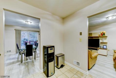 6 Hansen Place Wayne NJ 07470