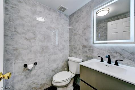 6 Hansen Place Wayne NJ 07470