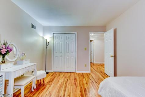 6 Hansen Place Wayne NJ 07470