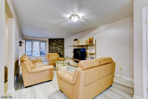 6 Hansen Place Wayne NJ 07470