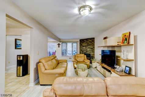 6 Hansen Place Wayne NJ 07470