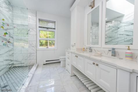 4 Springwood Terrace Kinnelon NJ 07405