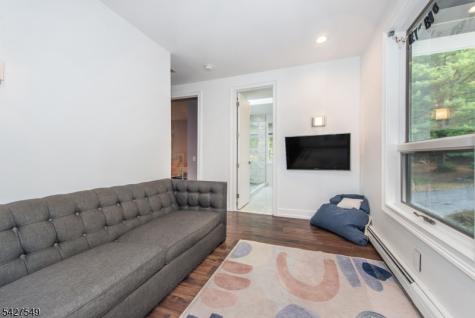 4 Springwood Terrace Kinnelon NJ 07405