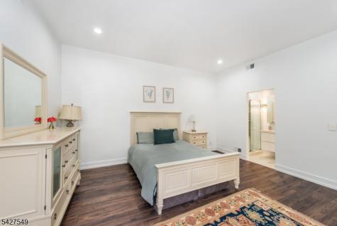 4 Springwood Terrace Kinnelon NJ 07405