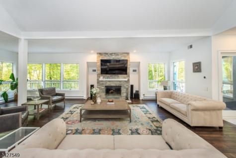4 Springwood Terrace Kinnelon NJ 07405
