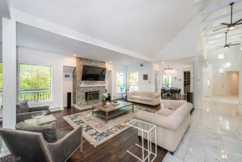 4 Springwood Terrace Kinnelon NJ 07405