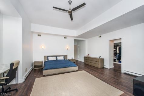 4 Springwood Terrace Kinnelon NJ 07405