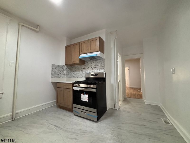 1084 Anna Street Elizabeth NJ 07201