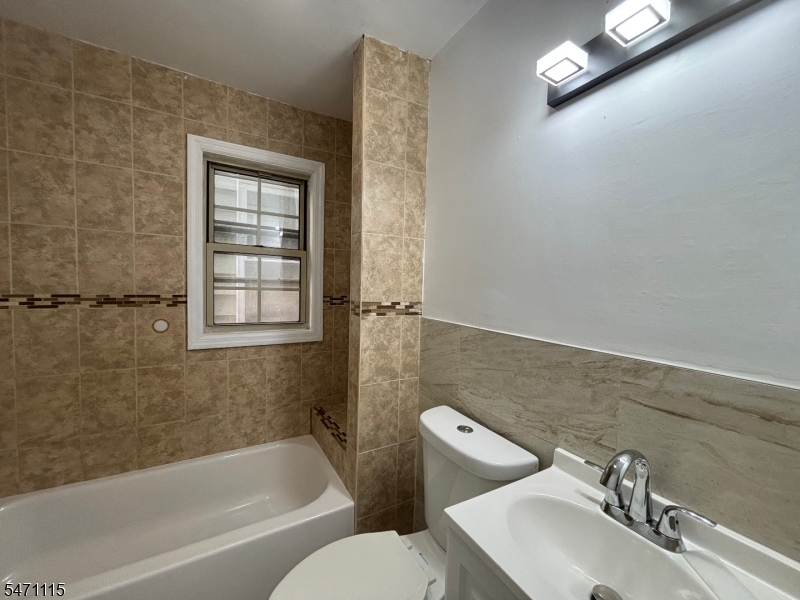 1084 Anna Street Elizabeth NJ 07201