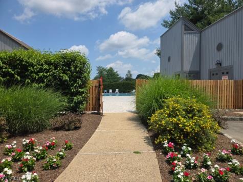 71 Drake Lane Roxbury NJ 07852