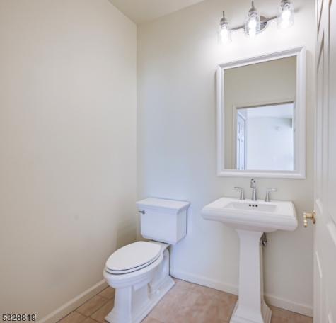 103 Crown Court Livingston NJ 07039