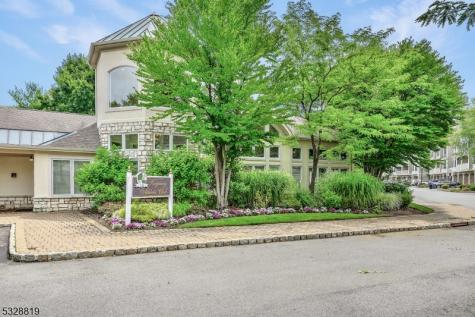103 Crown Court Livingston NJ 07039