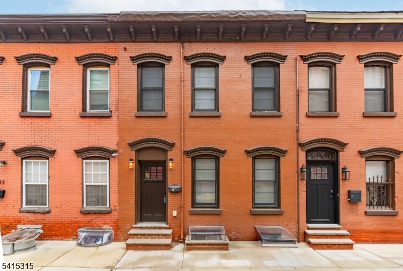 16 Eagle Street Newark NJ 07102