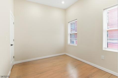 16 Eagle Street Newark NJ 07102